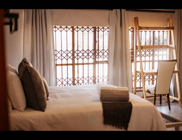 7 BEDROOM LODGE FOR SALE IN WATERKLOOF AH